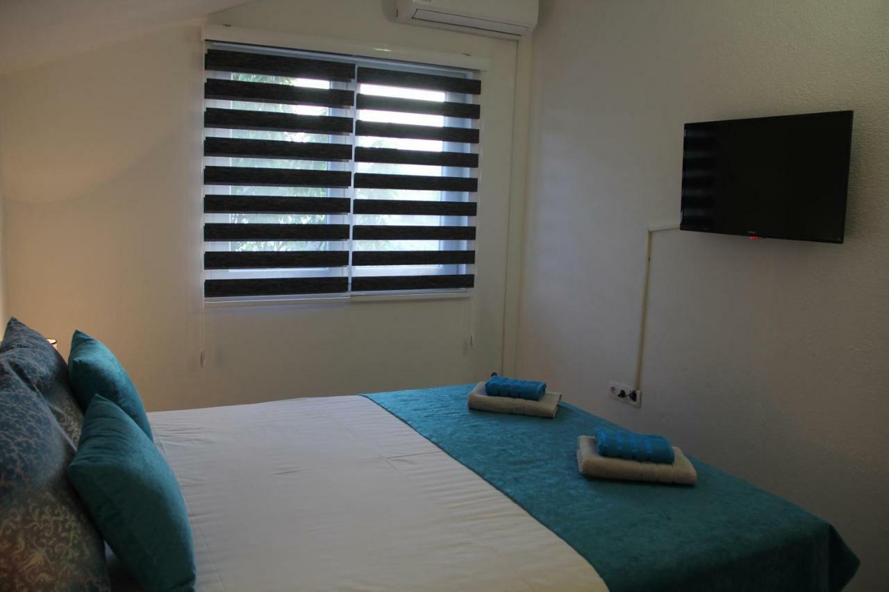 Holiday Home Flora Mostar Exterior foto